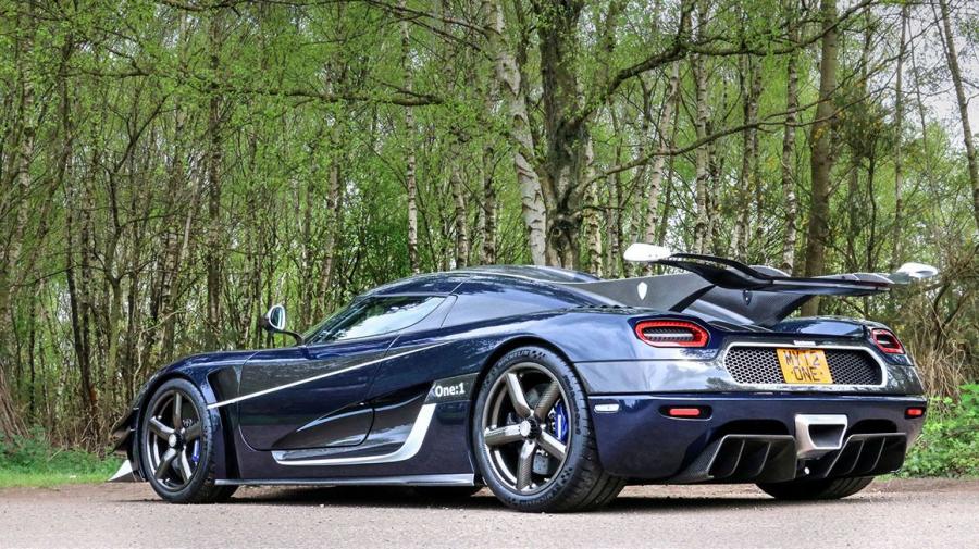  Koenigsegg One:1 2015 года  (UK) (фото 6 из 19)